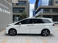 Honda Odyssey 2019 2.0L Sharp Intelligent Edition - ფოტო 3