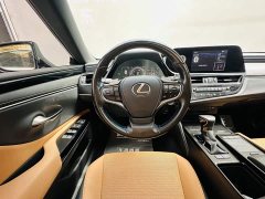 Lexus ES 2021 300h Excellence - photo 13