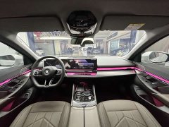 BMW 5 Series 2024 530Li Luxury Edition Premium Package - ფოტო 9
