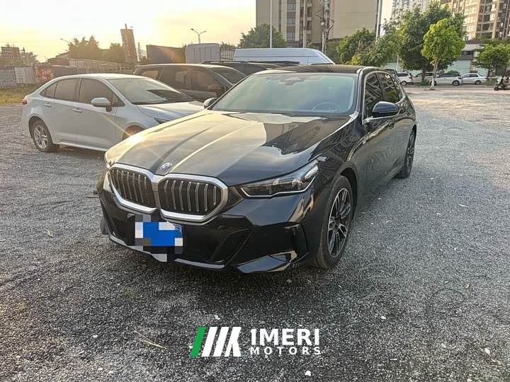 BMW 5 Series 525Li M Sport Package - ავტომობილი ჩინეთიდან