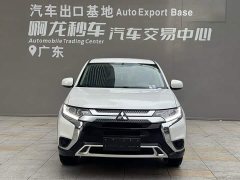 Mitsubishi Outlander 2.0L FWD Comfort 5-Seater - фото 2