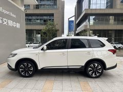 Mitsubishi Outlander 2.0L FWD Comfort 5-Seater - фото 3