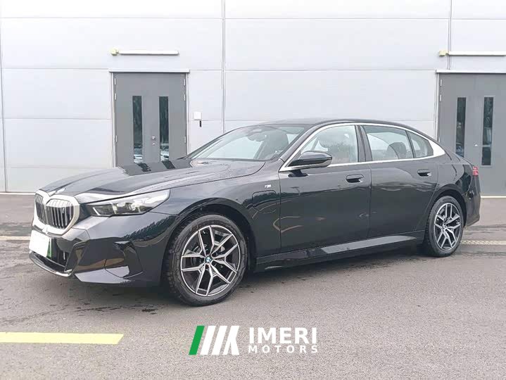 BMW i5 eDrive 35L M Sport Package - ავტომობილი ჩინეთიდან