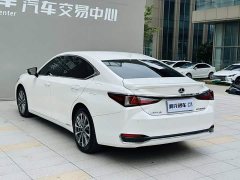 Lexus ES 2021 300h Excellence - ფოტო 16