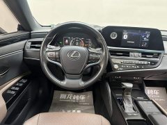 Lexus ES 2021 300h Excellence - ფოტო 9
