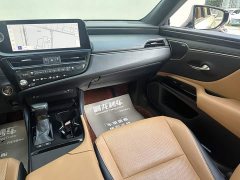 Lexus ES 2022 300h Excellence Edition - ფოტო 7