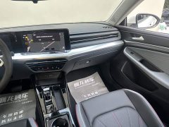 Volkswagen Lingdu L 280TSI DSG Dazzling Red Edition - ფოტო 7