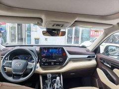 Toyota Highlander Hybrid 2.5L FWD Premium 7-Seater - ფოტო 6