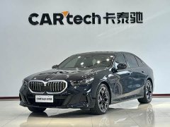 BMW 5 Series 530Li Luxury M Sport Package - ფოტო 1