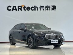 BMW 5 Series 530Li Luxury M Sport Package - ფოტო 3