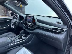 Toyota Crown Land Cruiser Crown Venza 2.5L HEV AWD Luxury - фото 9