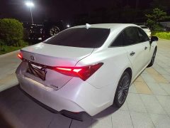 Toyota Avalon Hybrid 2.5L Luxury - ფოტო 9