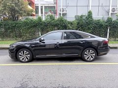 Volkswagen Passat Plug-in Hybrid 430PHEV Luxury Edition - ფოტო 4