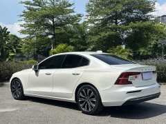 Volvo S60 B4 Smart Luxury Edition - ფოტო 4