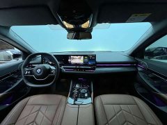 BMW 5 Series 525Li Luxury Package - ფოტო 10