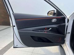 Hyundai Elantra 2021 1.5L CVT Luxury - ფოტო 11