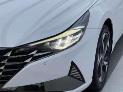 Hyundai Elantra 2021 1.5L CVT Luxury - ფოტო 2