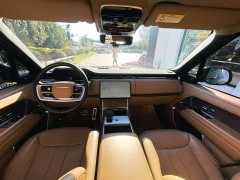 Land Rover Range Rover 3.0L V6 400PS Extended Wheelbase Prestige Edition - ფოტო 7