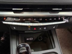 Cadillac XT4 Facelift 28T FWD Luxury - ფოტო 14