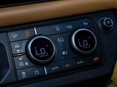 Land Rover Defender 110 3.0T P400 Dark Edition - ფოტო 18