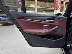 BMW 5 Series 530Li Luxury M Sport Package - ფოტო 13