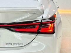 Lexus ES 200 Premium Edition - ფოტო 18