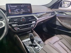 BMW 5 Series 525Li M Sport Package - ფოტო 12