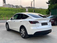 Tesla Model Y Rear-Wheel Drive - ფოტო 9