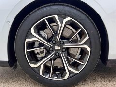 Geely Galaxy E8 700km Long-Range Smart Driving Edition - ფოტო 9