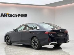 BMW 5 Series 530Li Luxury M Sport Package - ფოტო 3