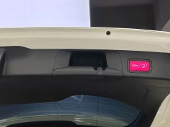 Mercedes-Benz GLB 200 Fashion Edition - ფოტო 17