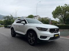Volvo XC40 T4 AWD Smart Remote Luxury Edition - ფოტო 3