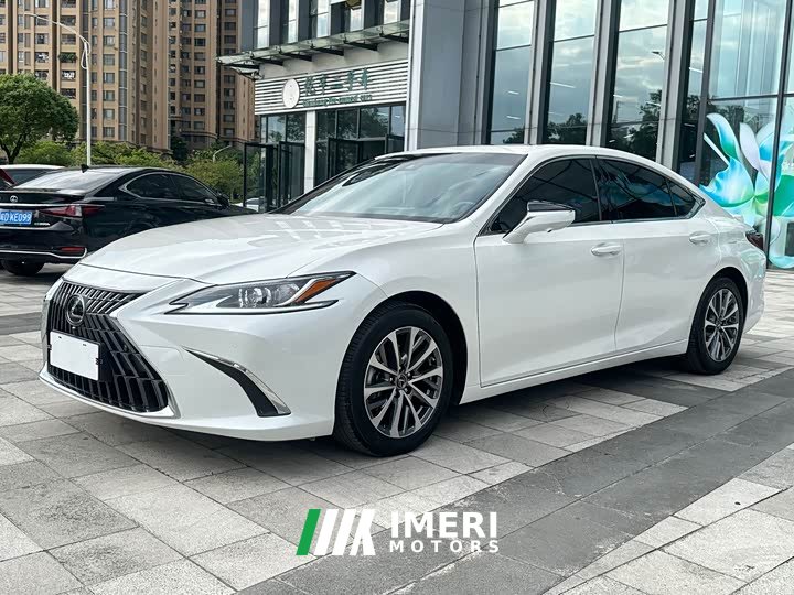 Lexus ES 300h Excellence Edition