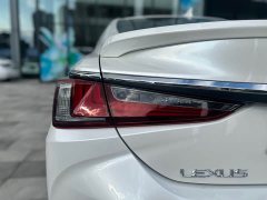 Lexus ES 2022 300h Excellence Edition - ფოტო 9