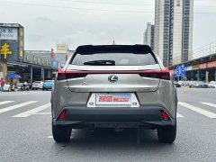 Lexus UX 2020 260h Explorer Fun Edition - ფოტო 4