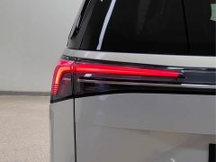 Buick GL8 New Energy Lusang Respect Edition - ფოტო 11