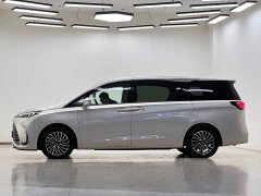 Buick GL8 New Energy Lusang Respect Edition - ფოტო 4