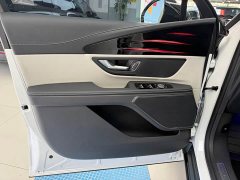 Lincoln Explorer 2.0T AWD Premium - ფოტო 17