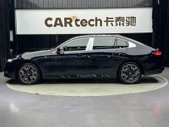 BMW 5 Series 530Li Luxury M Sport Package - ფოტო 4