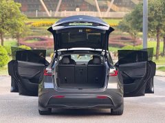 Tesla Model Y Rear-Wheel Drive - ფოტო 16
