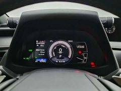 Lexus UX New Energy 2020 300e Pure Joy Edition - ფოტო 12