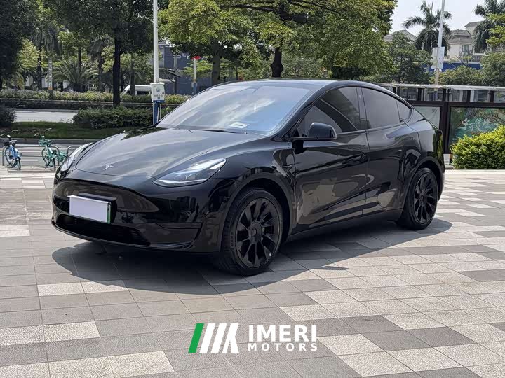 Tesla Model Y Facelift Rear-Wheel Drive
