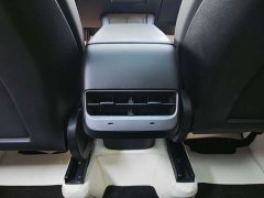 Tesla Model Y Rear-Wheel Drive - ფოტო 12