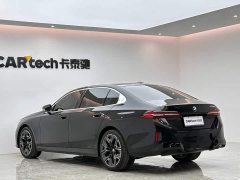 BMW 5 Series 530Li Luxury M Sport Package - ფოტო 3