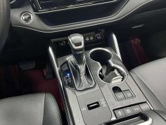 Toyota Crown Land Cruiser Crown Venza 2.5L HEV AWD Luxury - фото 15