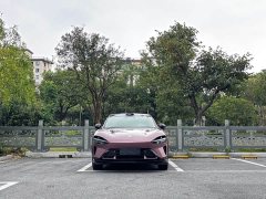 Xiaomi YU7 2025 Four-Wheel Drive Max Edition - ფოტო 2