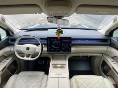 NIO ES8 2026 Six-Seat Executive Signature Edition - ფოტო 16
