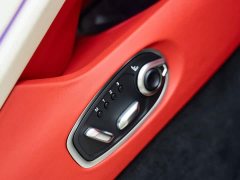 Aston Martin DB12 2025 4.0T V8 Coupe - ფოტო 20