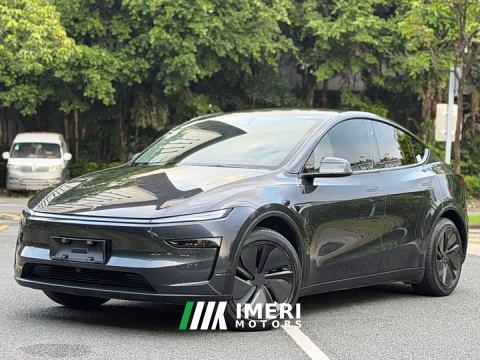 2025 Tesla Model Y Rear-Wheel Drive