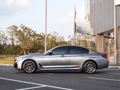 BMW 5 Series (Imported) 530i M Sport Package - ფოტო 4
